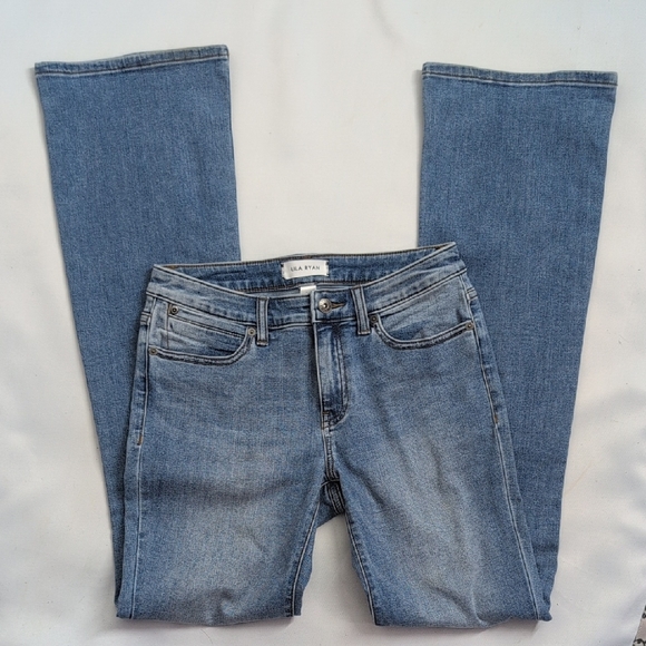 LILA RYAN Denim - NWOT LILA RYAN Blue Flare Jeans